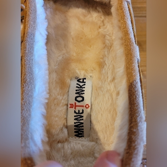 Minnetonka Moccasins Like New/NWOT Size 11 - Picture 11 of 11